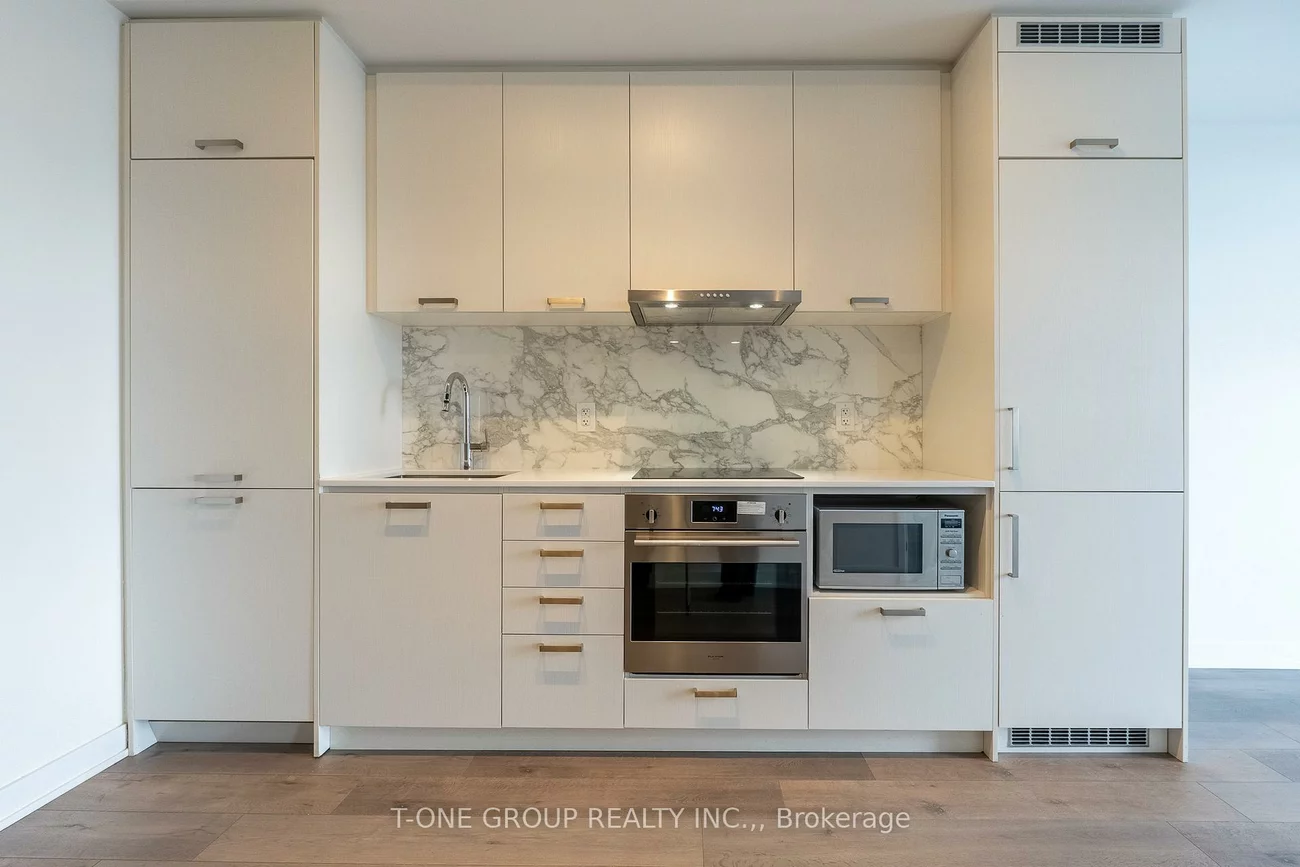 10, Honeycrisp, Vaughan Corporate Centre, Vaughan