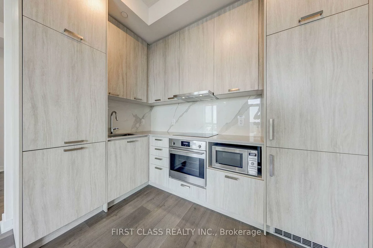 10, Honeycrisp, Vaughan Corporate Centre, Vaughan