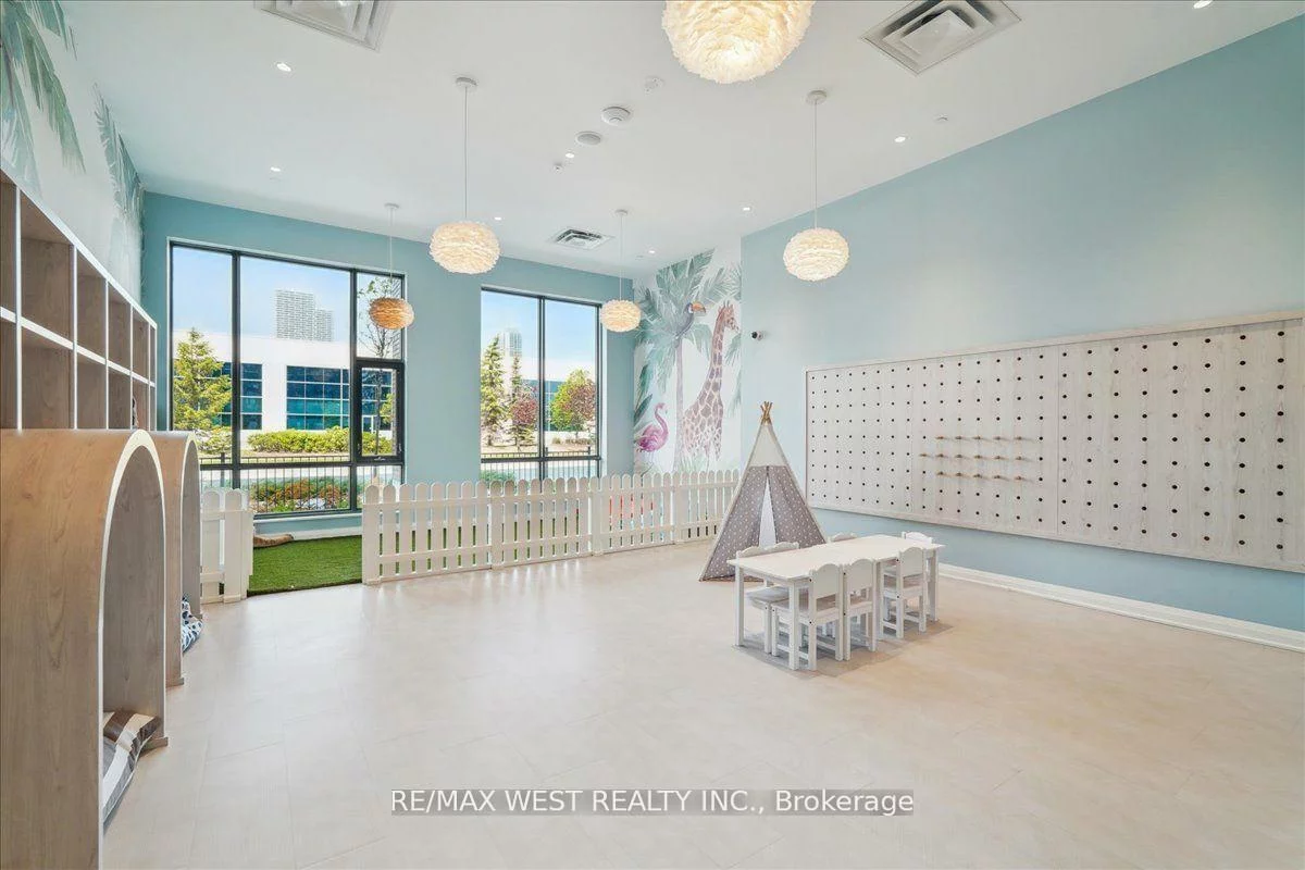 10, Honeycrisp, Vaughan Corporate Centre, Vaughan