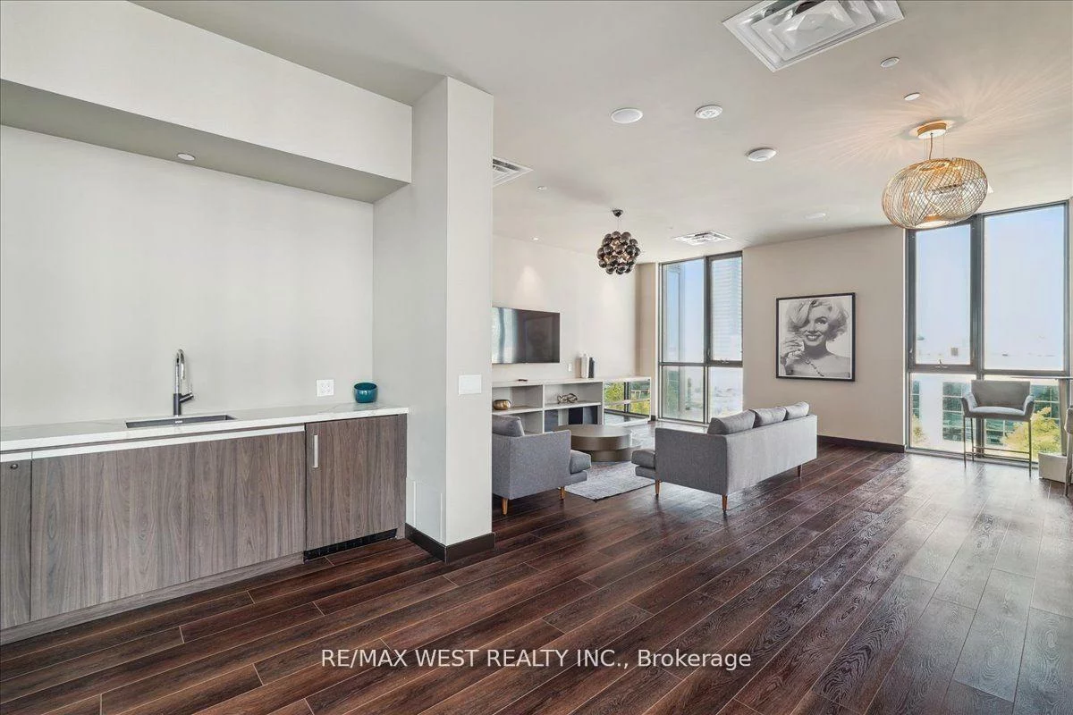 10, Honeycrisp, Vaughan Corporate Centre, Vaughan