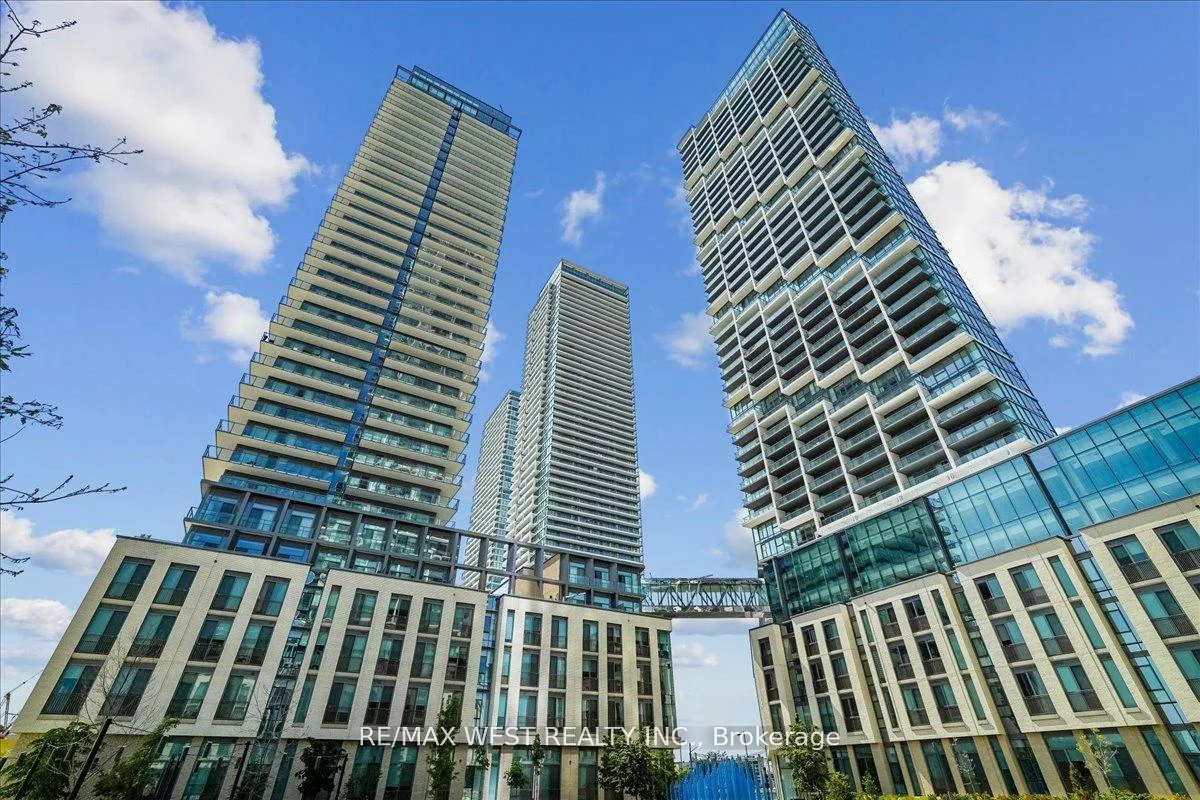 1000, Portage, Vaughan Corporate Centre, Vaughan