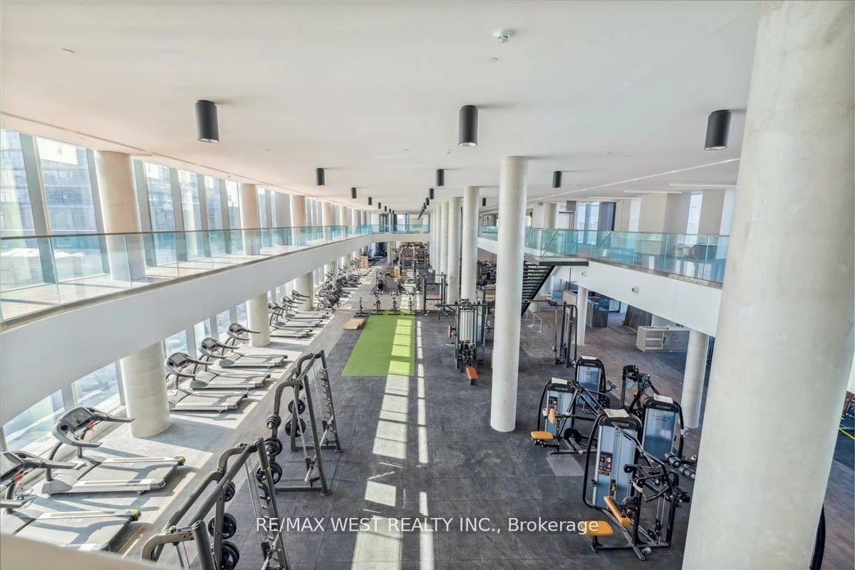 1000, Portage, Vaughan Corporate Centre, Vaughan