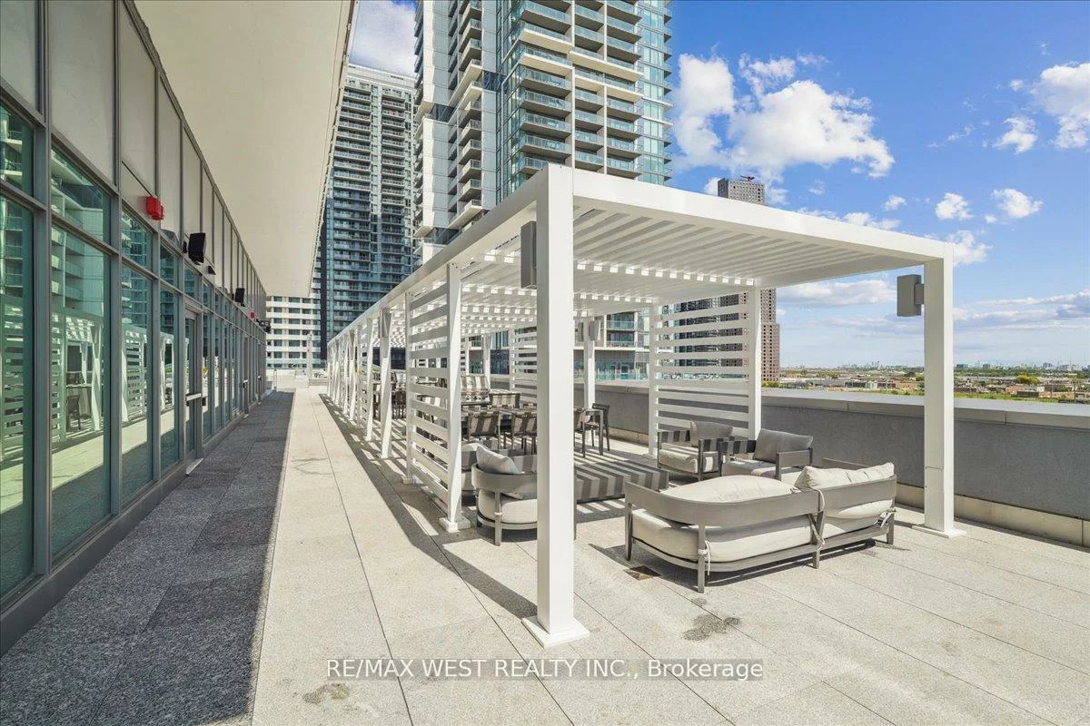 1000, Portage, Vaughan Corporate Centre, Vaughan