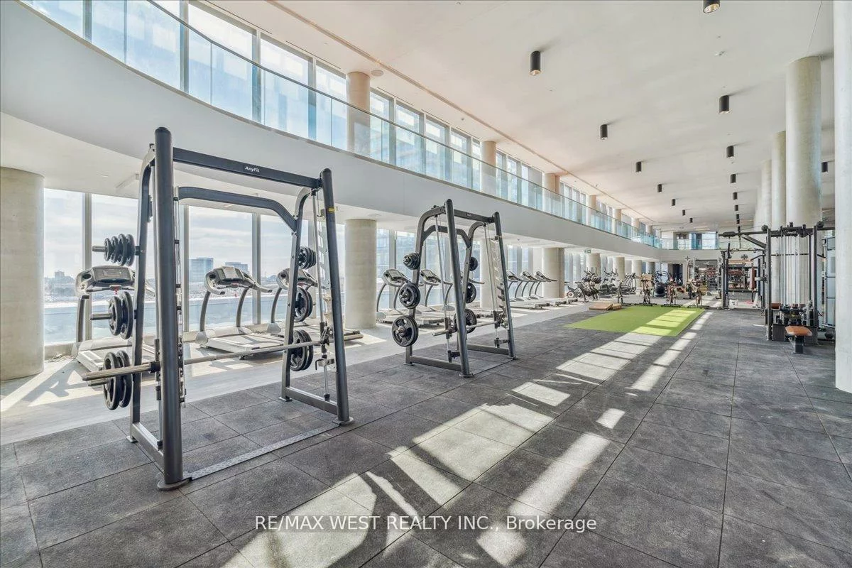1000, Portage, Vaughan Corporate Centre, Vaughan