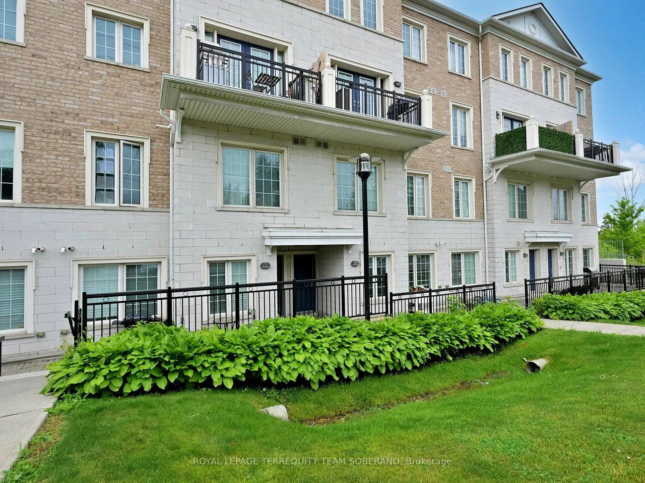 26, Bruce, East Woodbridge, Vaughan