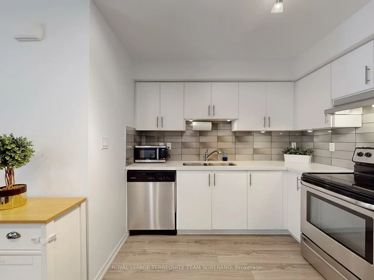 26, Bruce, East Woodbridge, Vaughan