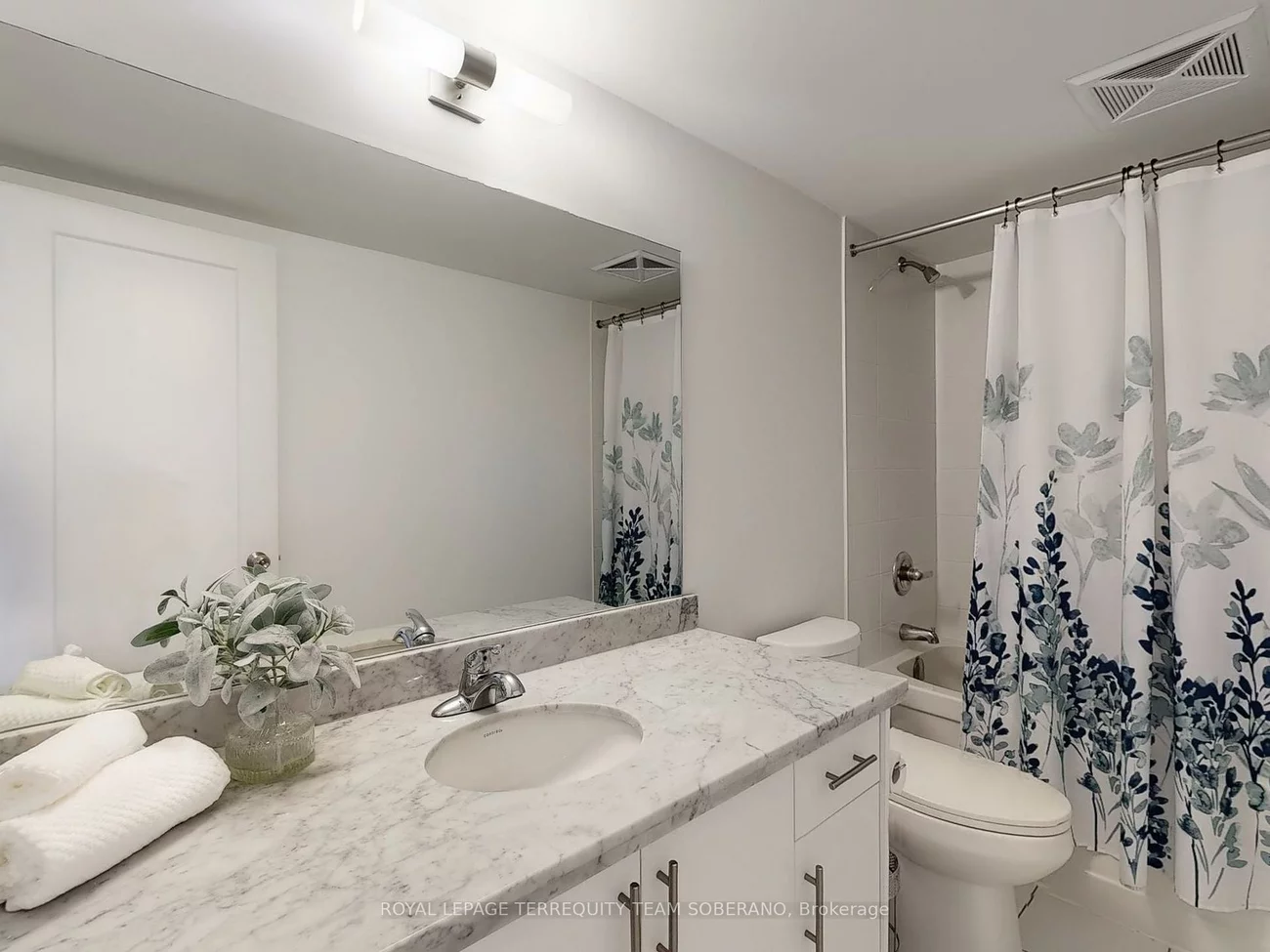 26, Bruce, East Woodbridge, Vaughan