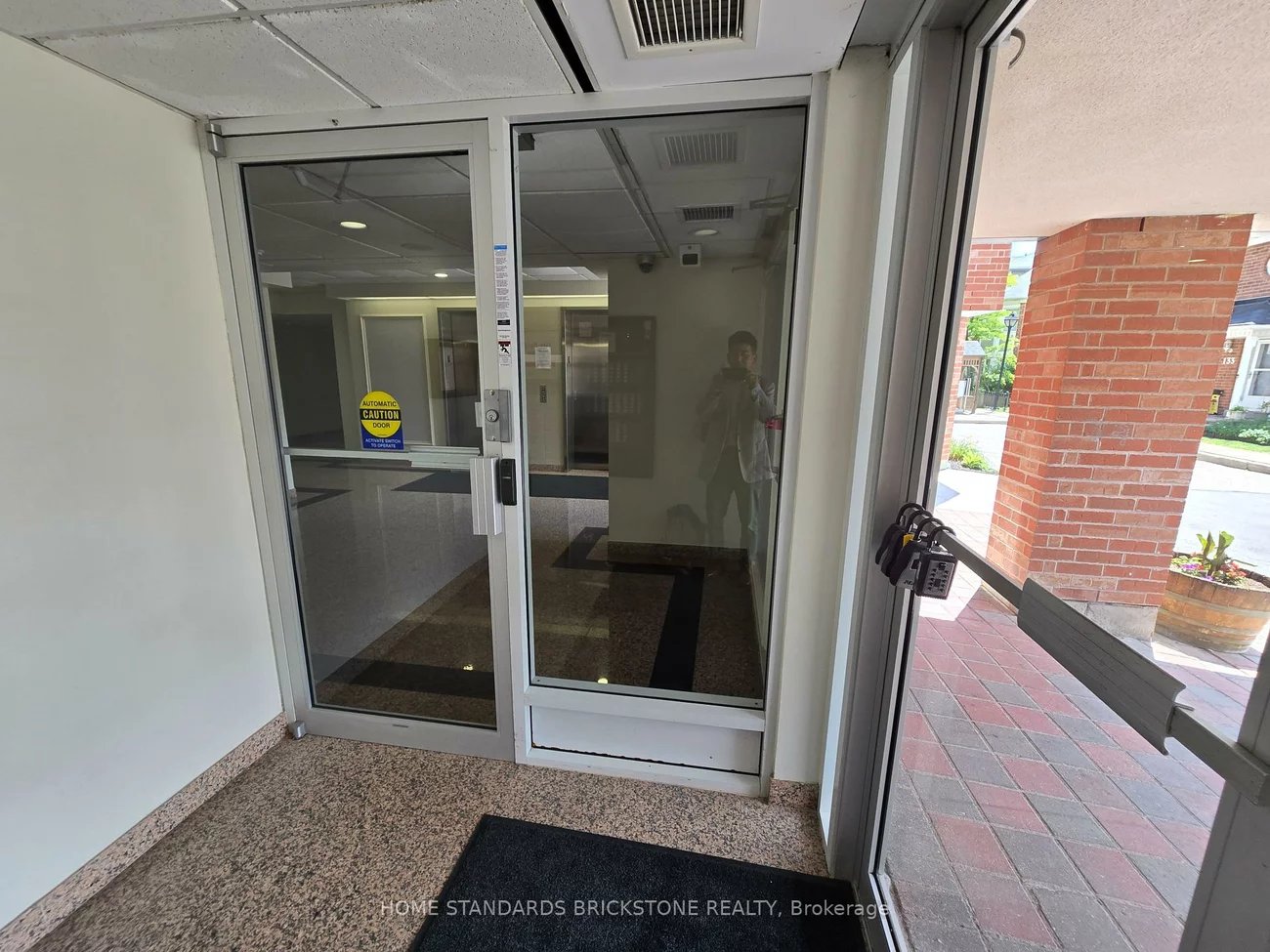7398, Yonge, Crestwood-Springfarm-Yorkhill, Vaughan
