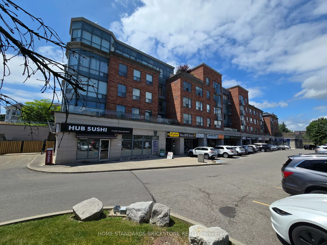 7398, Yonge, Crestwood-Springfarm-Yorkhill, Vaughan