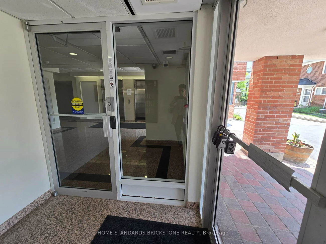7398, Yonge, Crestwood-Springfarm-Yorkhill, Vaughan