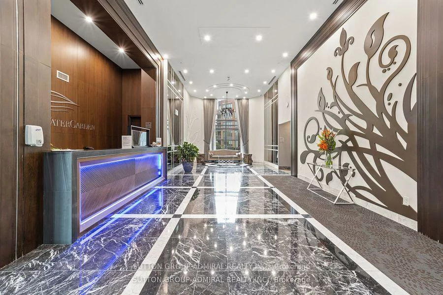 7608, Yonge, Crestwood-Springfarm-Yorkhill, Vaughan