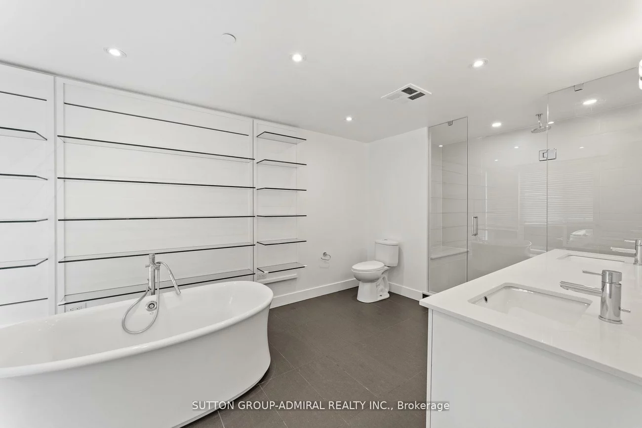 7608, Yonge, Crestwood-Springfarm-Yorkhill, Vaughan