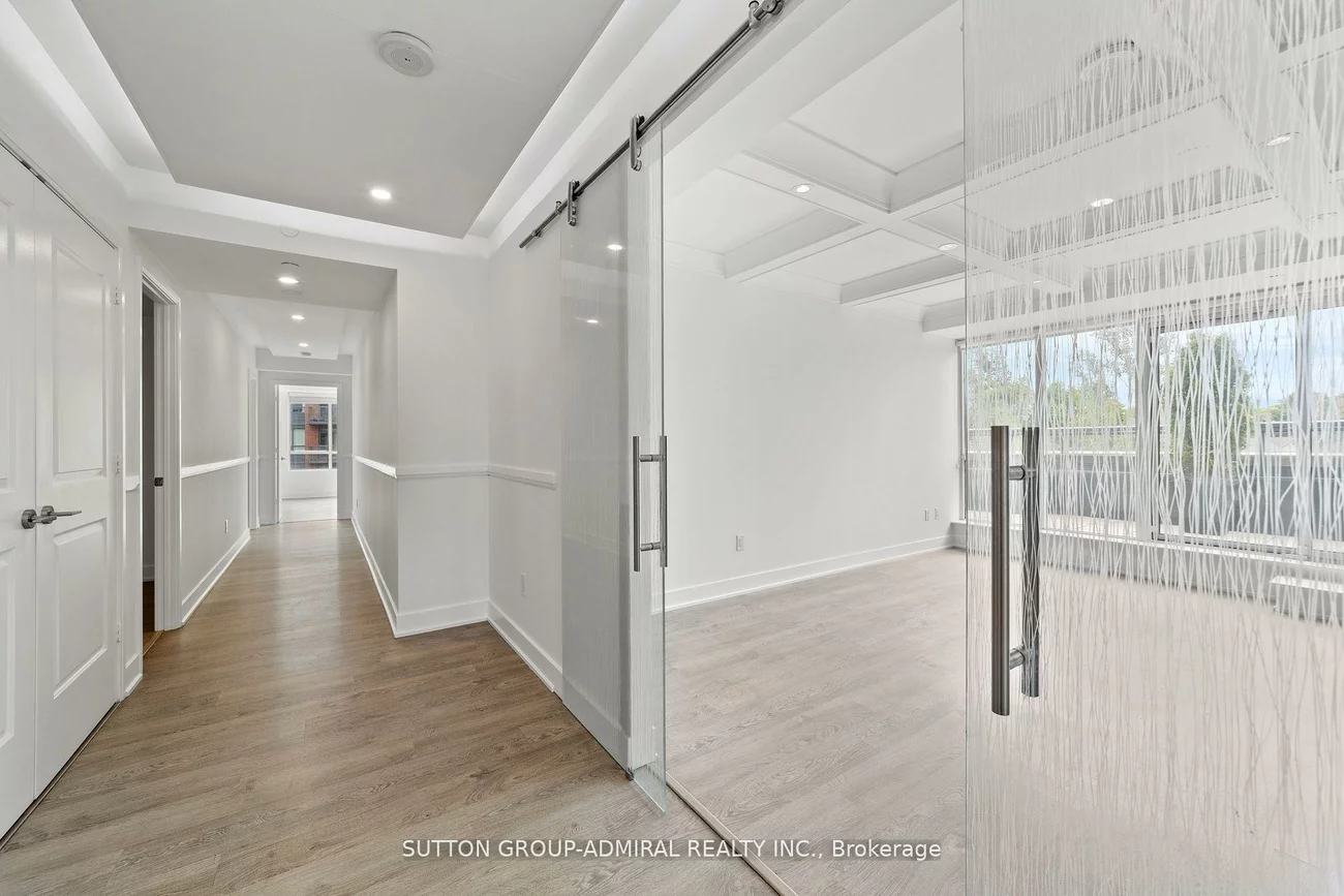 7608, Yonge, Crestwood-Springfarm-Yorkhill, Vaughan