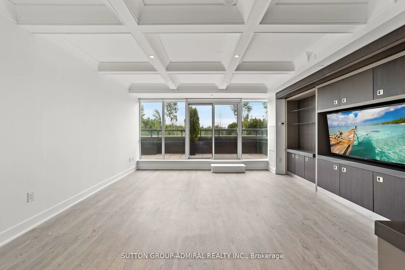 7608, Yonge, Crestwood-Springfarm-Yorkhill, Vaughan