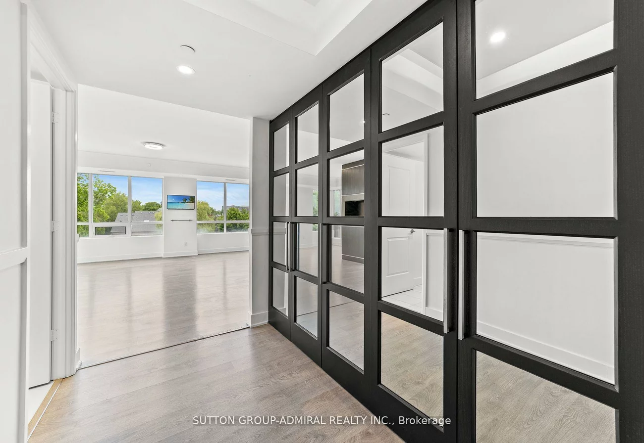 7608, Yonge, Crestwood-Springfarm-Yorkhill, Vaughan