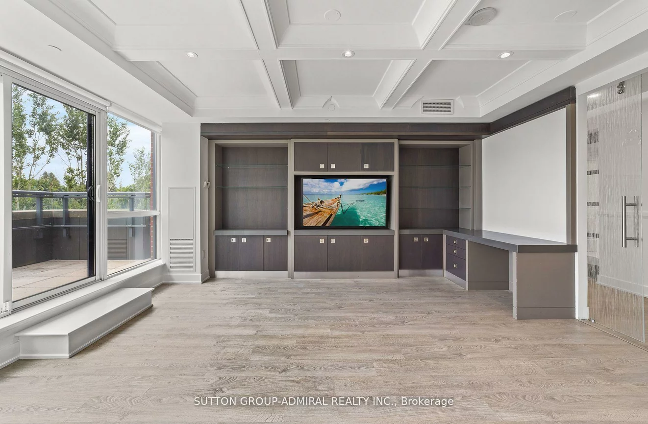 7608, Yonge, Crestwood-Springfarm-Yorkhill, Vaughan