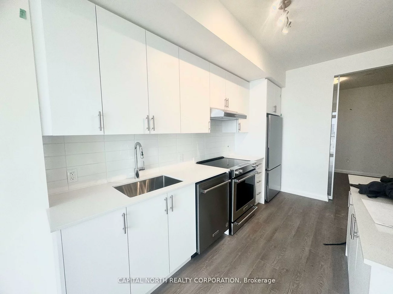8960, Jane, Vellore Village, Vaughan