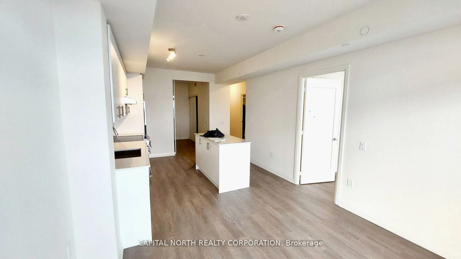 8960, Jane, Vellore Village, Vaughan