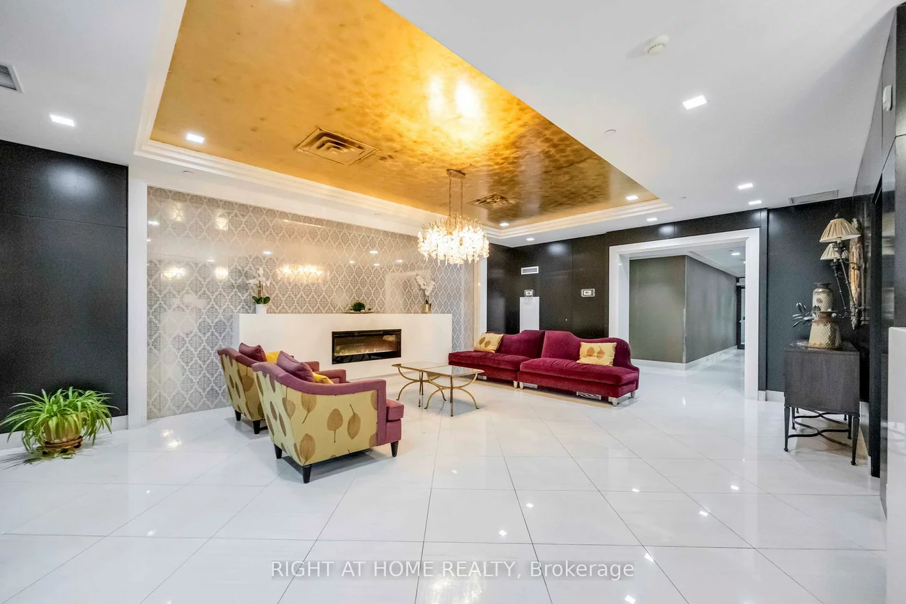 520, Steeles, Crestwood-Springfarm-Yorkhill, Vaughan