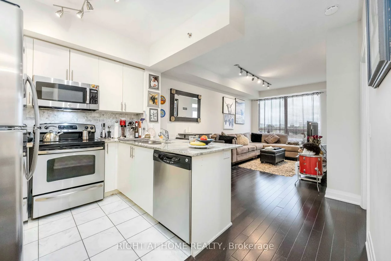 520, Steeles, Crestwood-Springfarm-Yorkhill, Vaughan