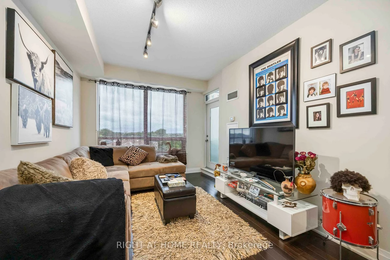 520, Steeles, Crestwood-Springfarm-Yorkhill, Vaughan