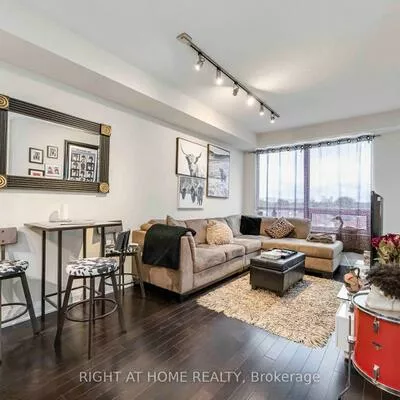 520, Steeles, Crestwood-Springfarm-Yorkhill, Vaughan