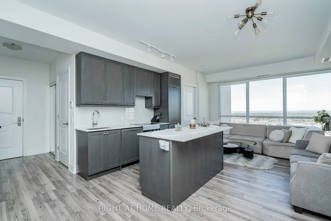 9075, Jane, Concord, Vaughan