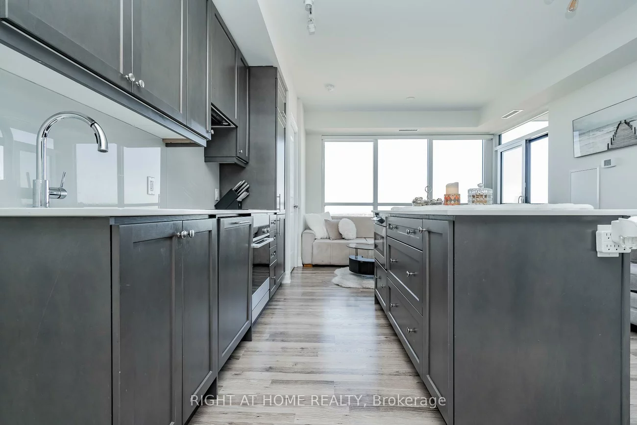 9075, Jane, Concord, Vaughan