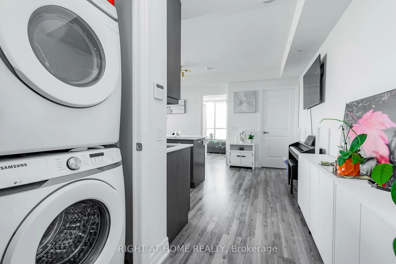 9075, Jane, Concord, Vaughan