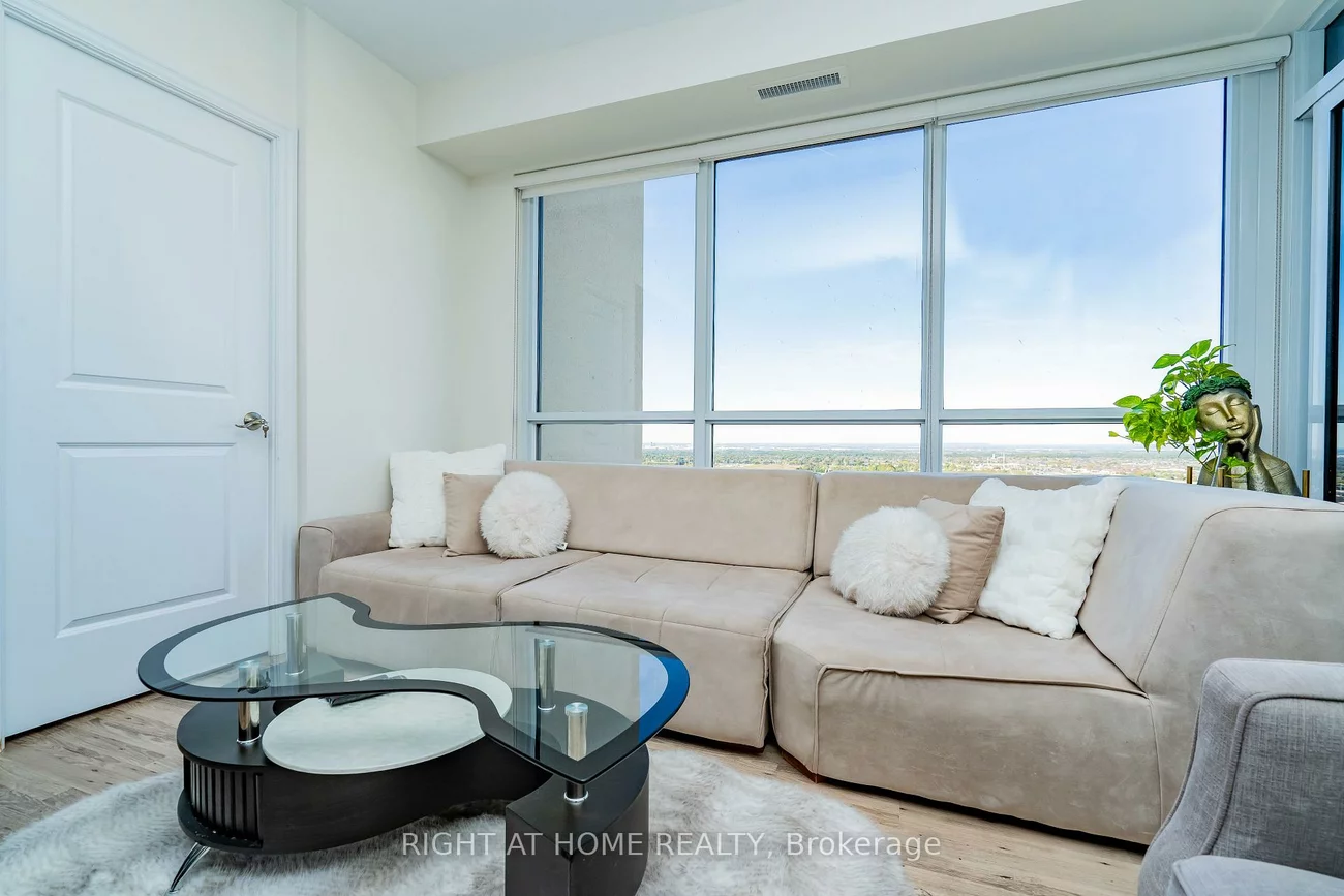9075, Jane, Concord, Vaughan