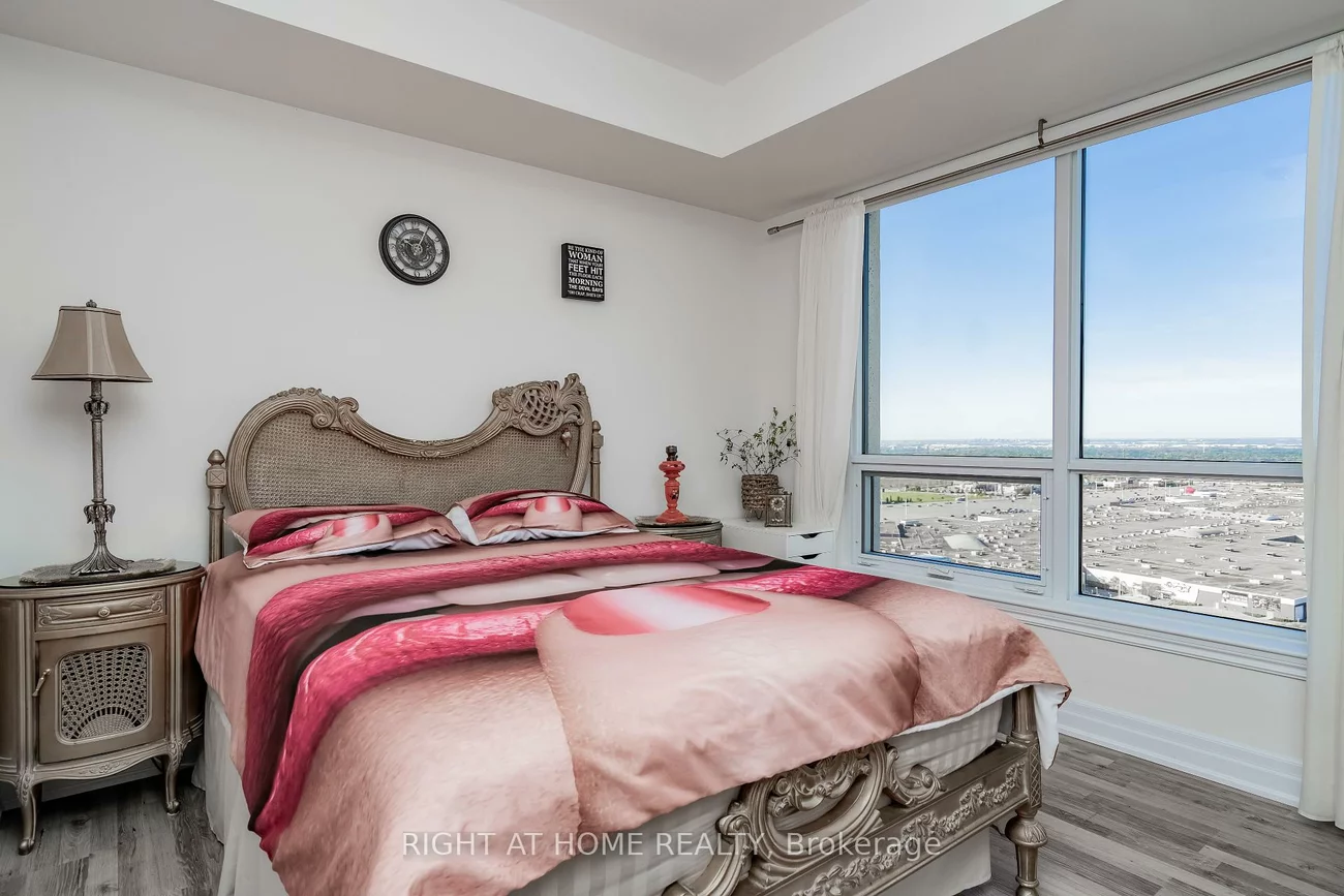 9075, Jane, Concord, Vaughan