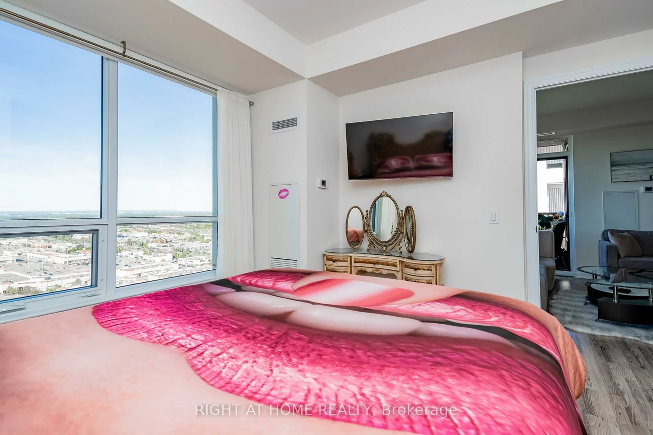9075, Jane, Concord, Vaughan