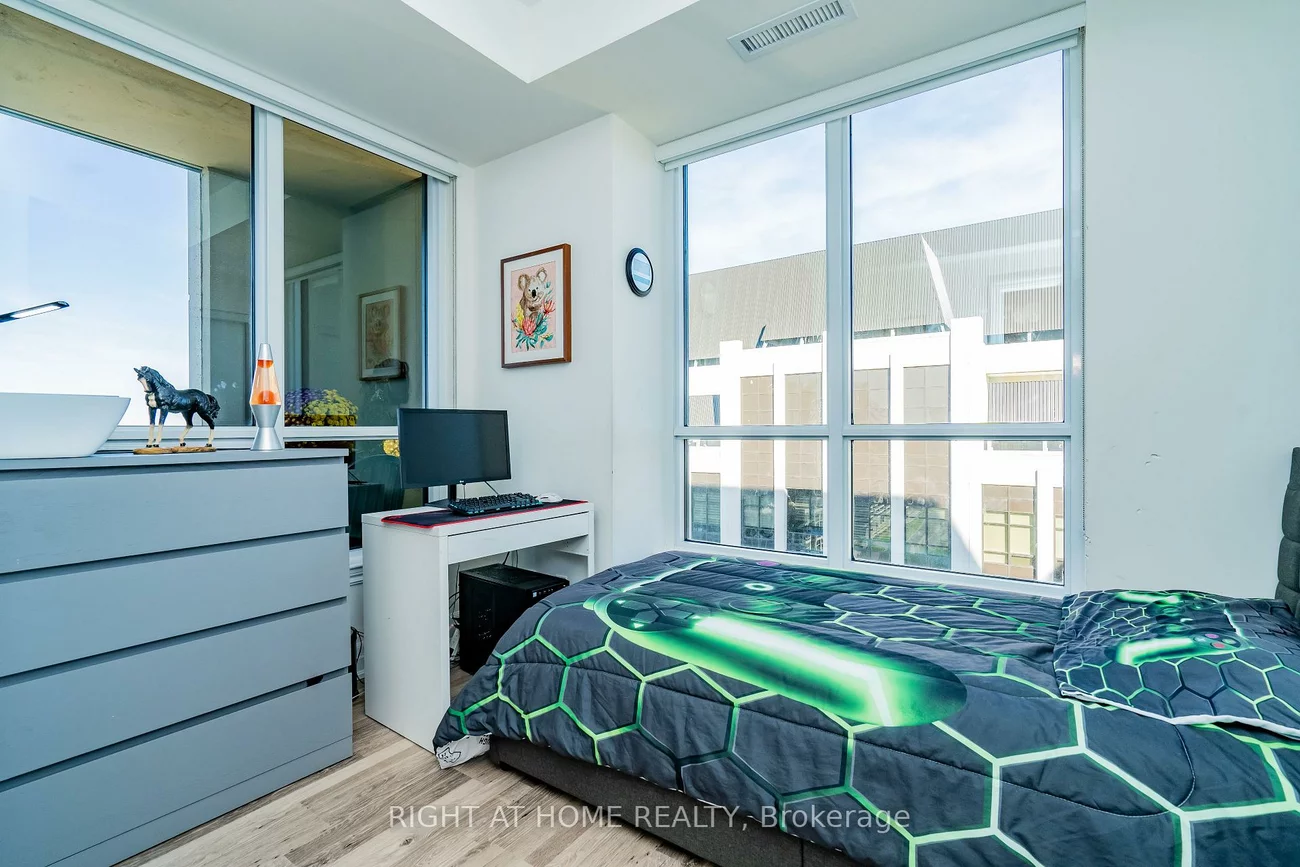 9075, Jane, Concord, Vaughan
