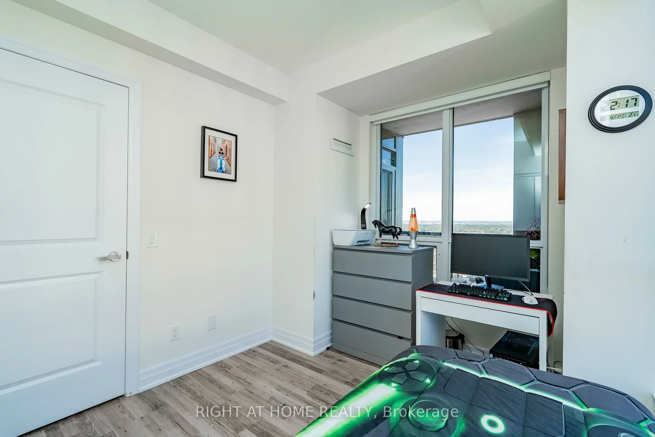 9075, Jane, Concord, Vaughan