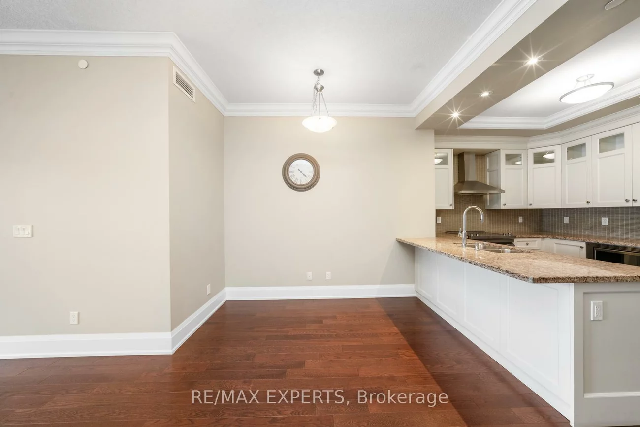 9909, Pine Valley, Vellore Village, Vaughan