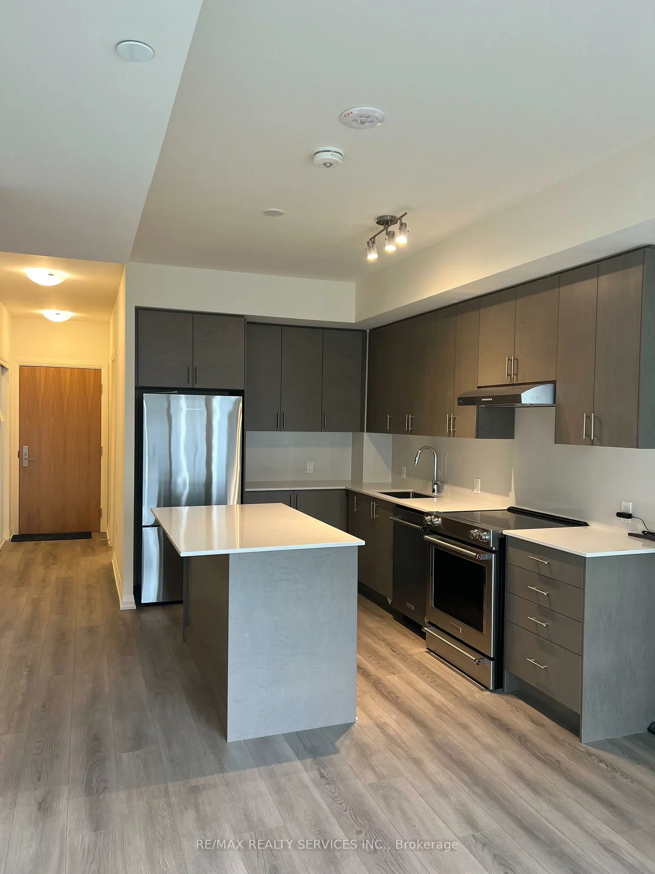 8960, Jane, Vellore Village, Vaughan
