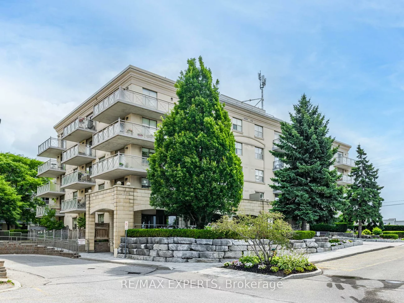 2500, Rutherford, Maple, Vaughan