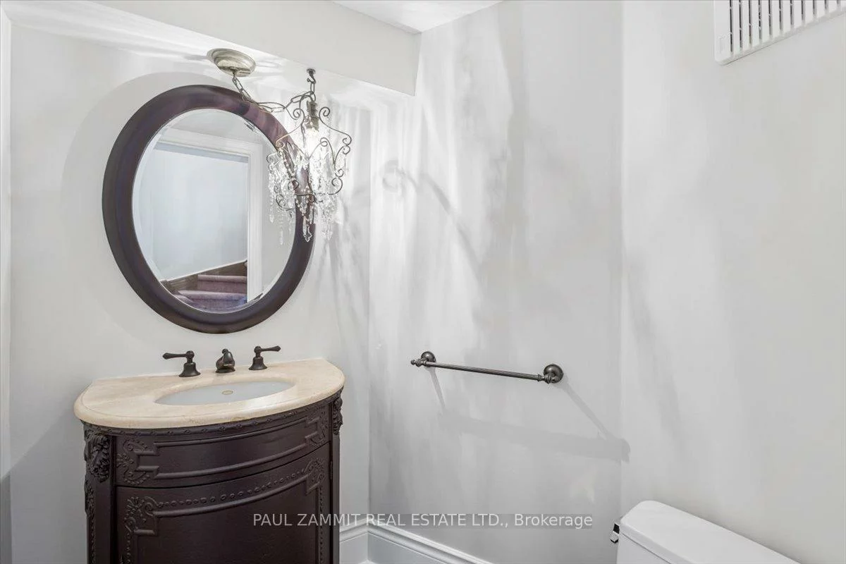 8038, Yonge, Uplands, Vaughan