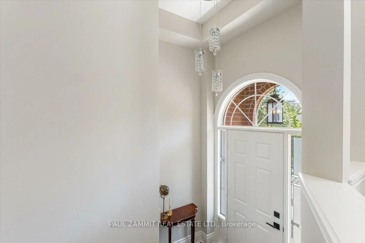 8038, Yonge, Uplands, Vaughan
