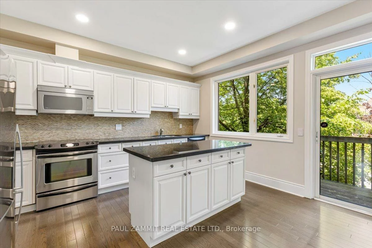 8038, Yonge, Uplands, Vaughan
