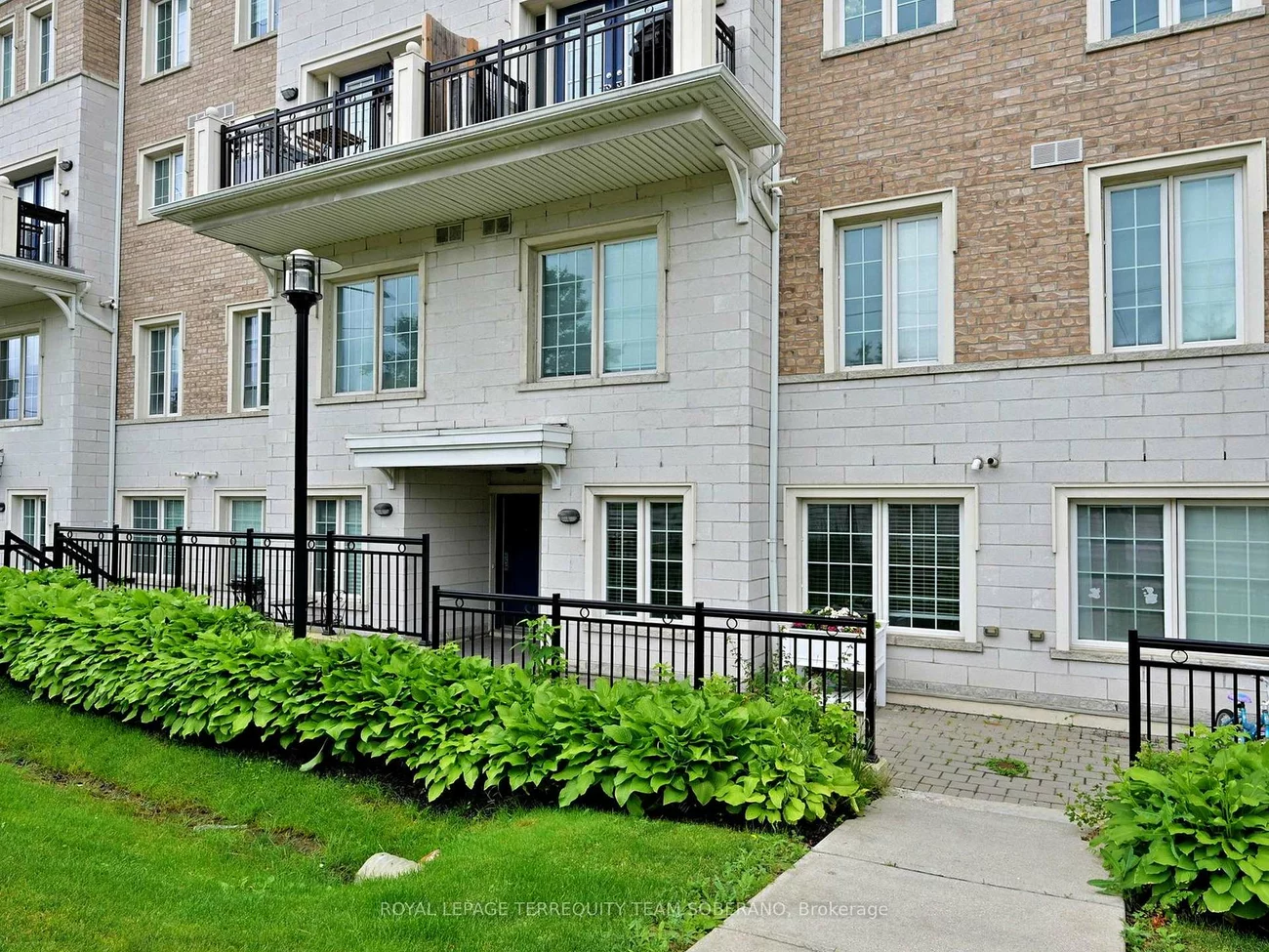 26, Bruce, East Woodbridge, Vaughan