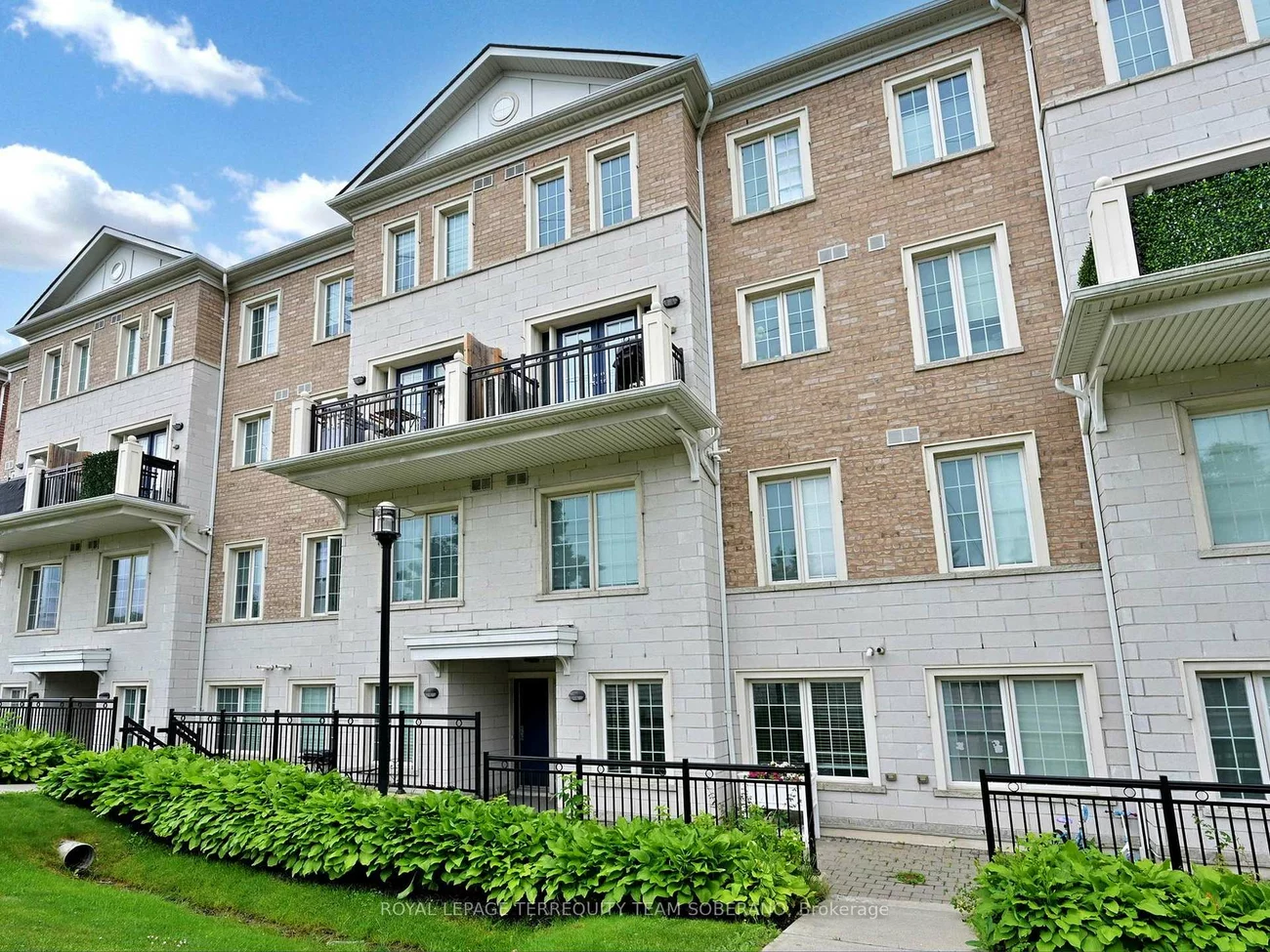 26, Bruce, East Woodbridge, Vaughan