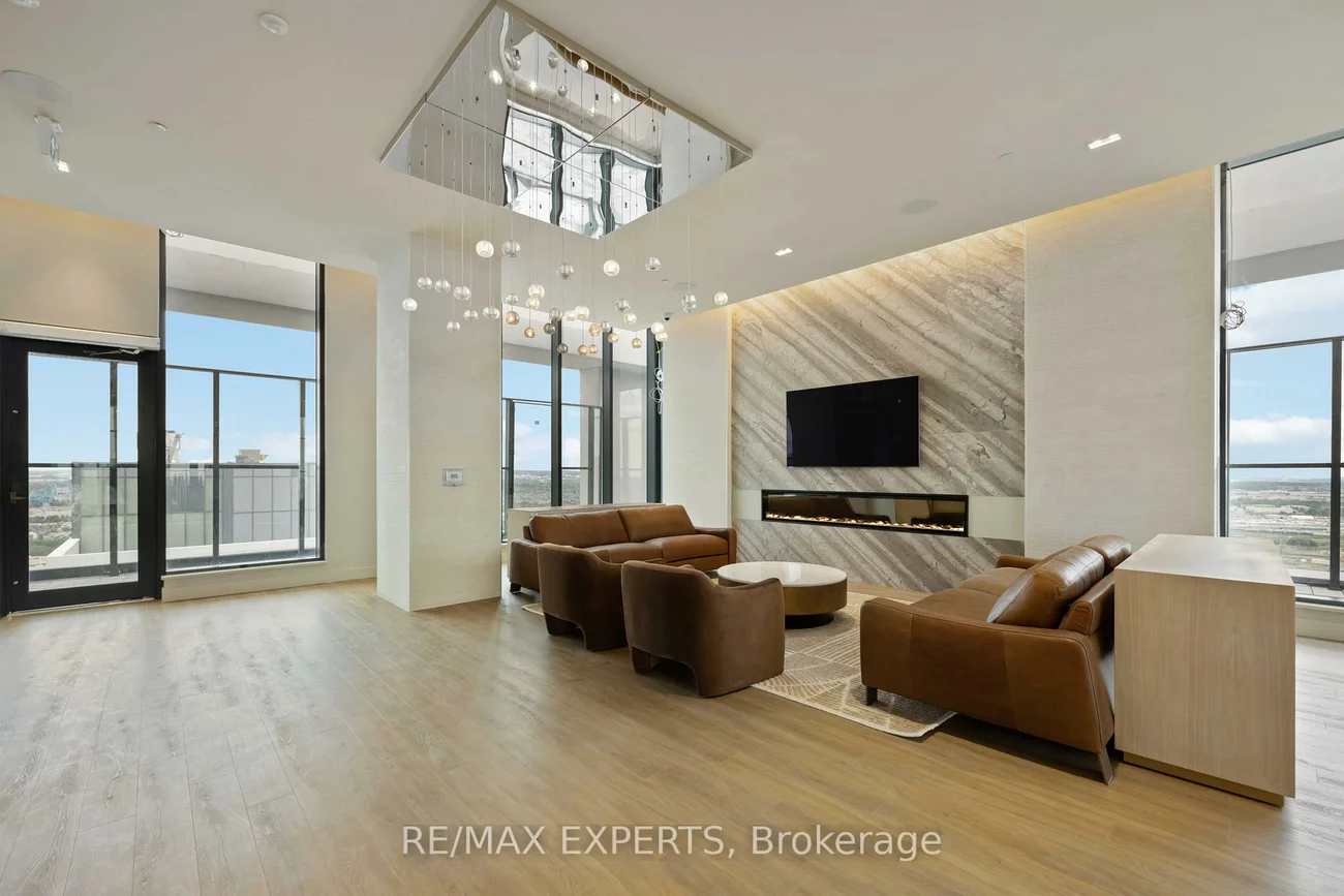 8960, Jane, Vellore Village, Vaughan