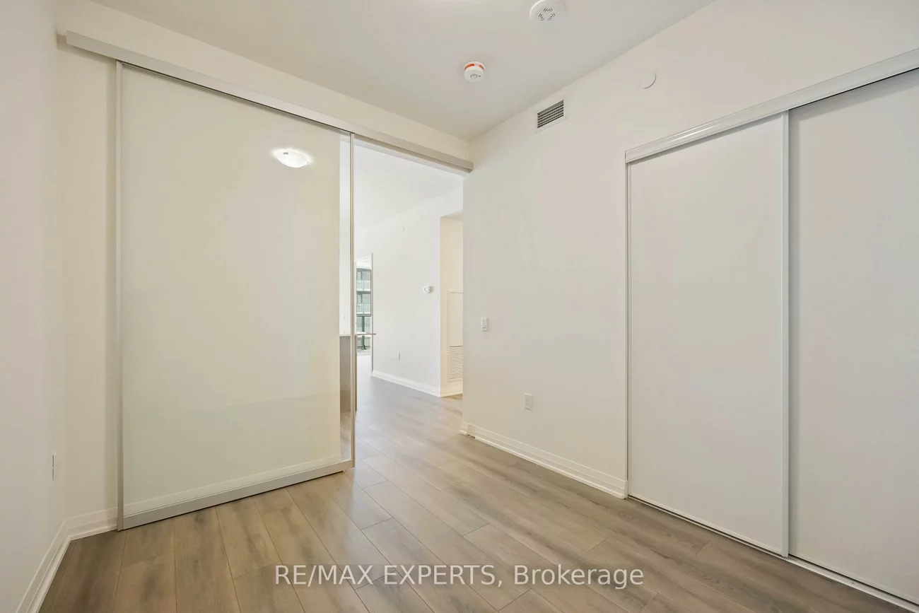 8960, Jane, Vellore Village, Vaughan