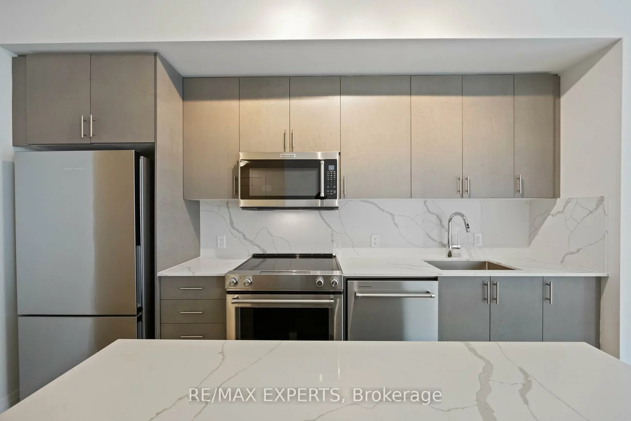 8960, Jane, Vellore Village, Vaughan