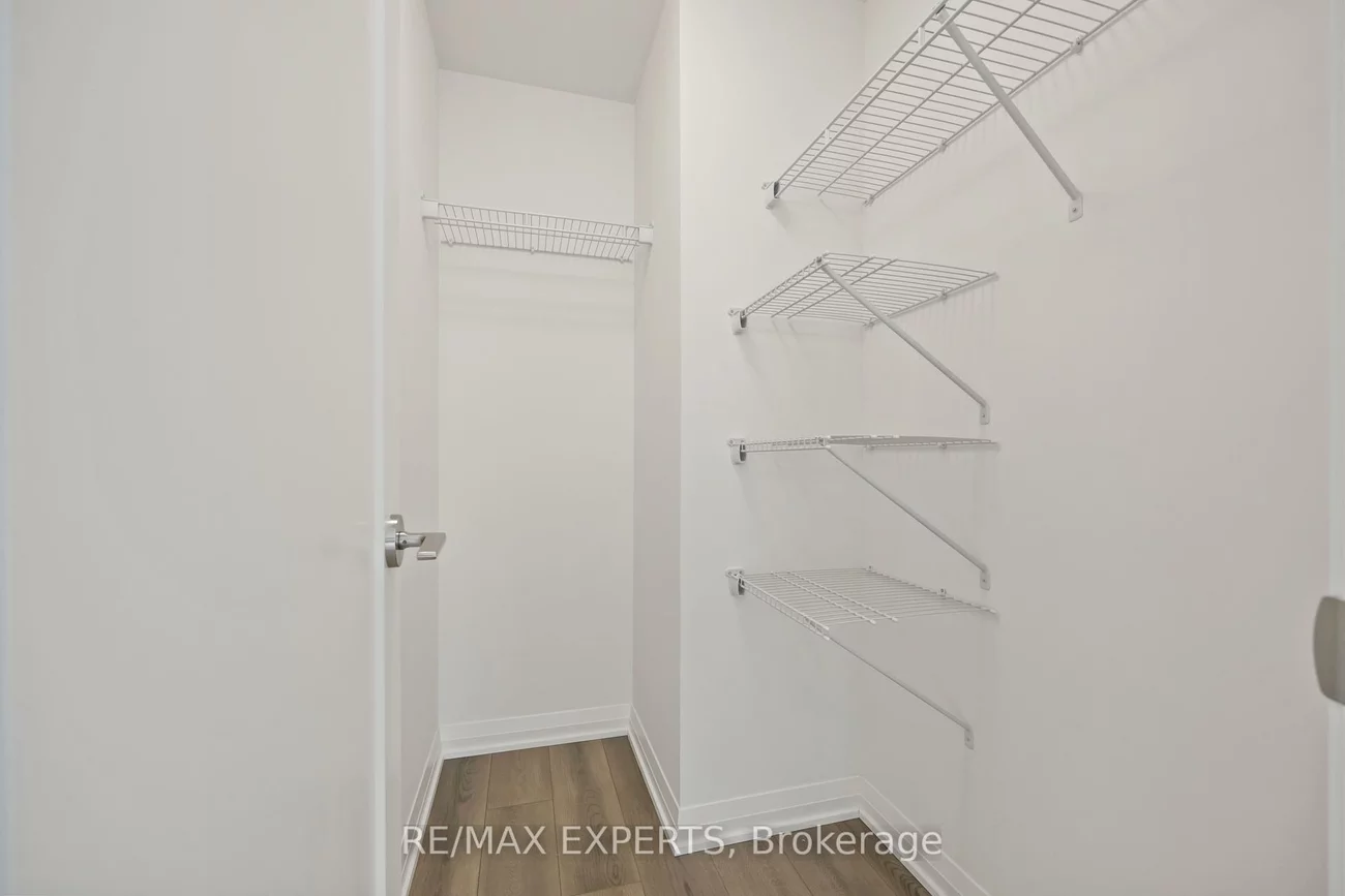 8960, Jane, Vellore Village, Vaughan
