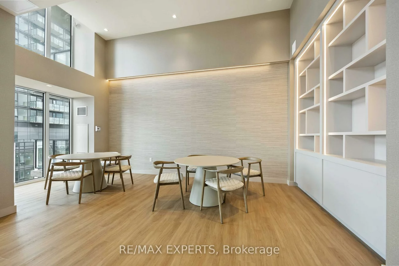 8960, Jane, Vellore Village, Vaughan