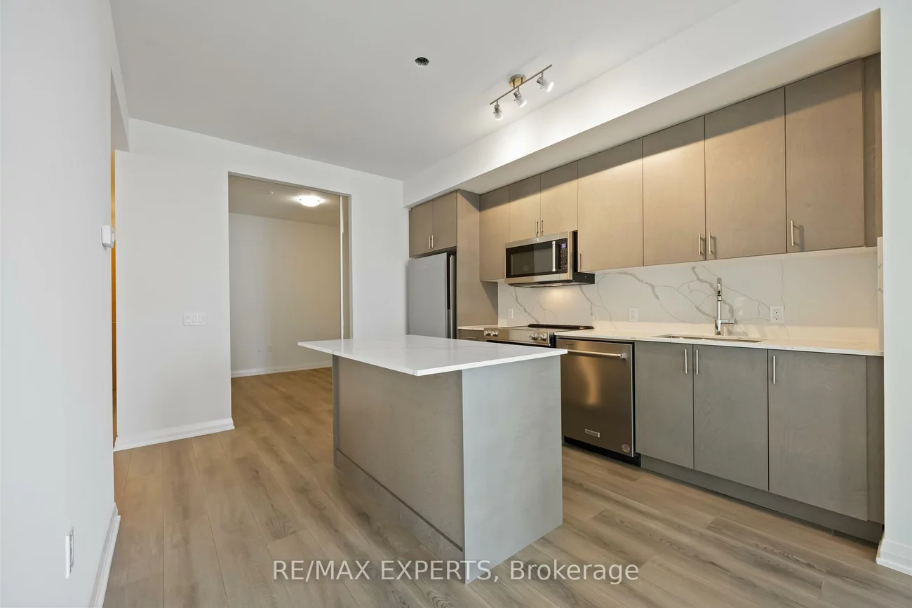 8960, Jane, Vellore Village, Vaughan