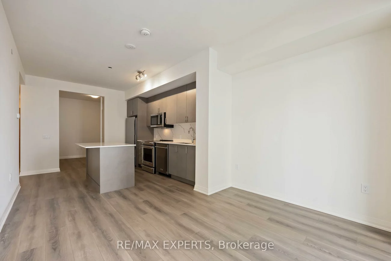 8960, Jane, Vellore Village, Vaughan