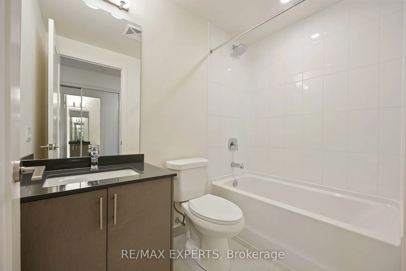 8960, Jane, Vellore Village, Vaughan